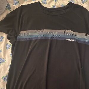 Feetures Black and Blue Men's Short Sleeve Tee